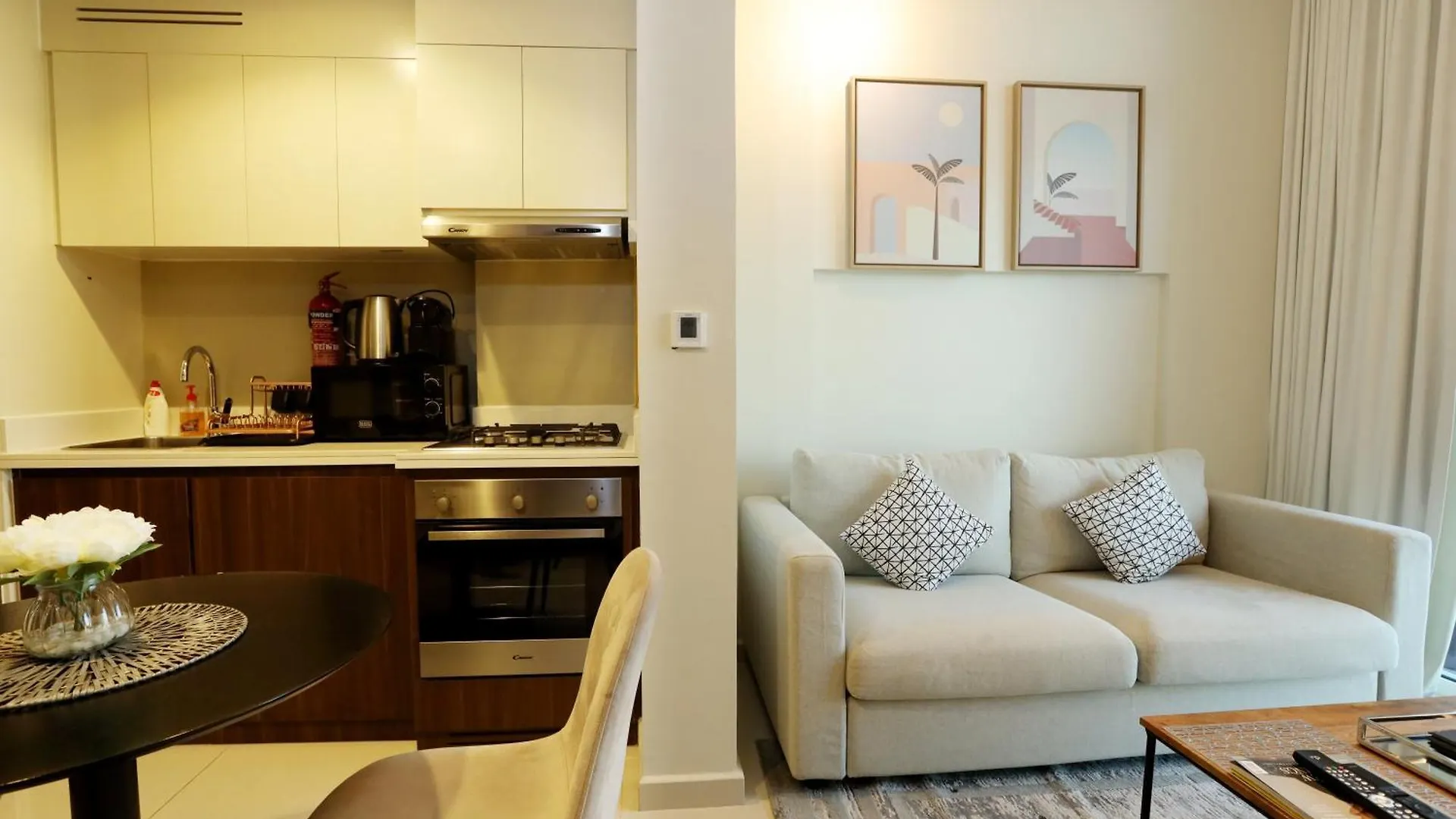 דובאי Brown Stone - City & Canal View Reva